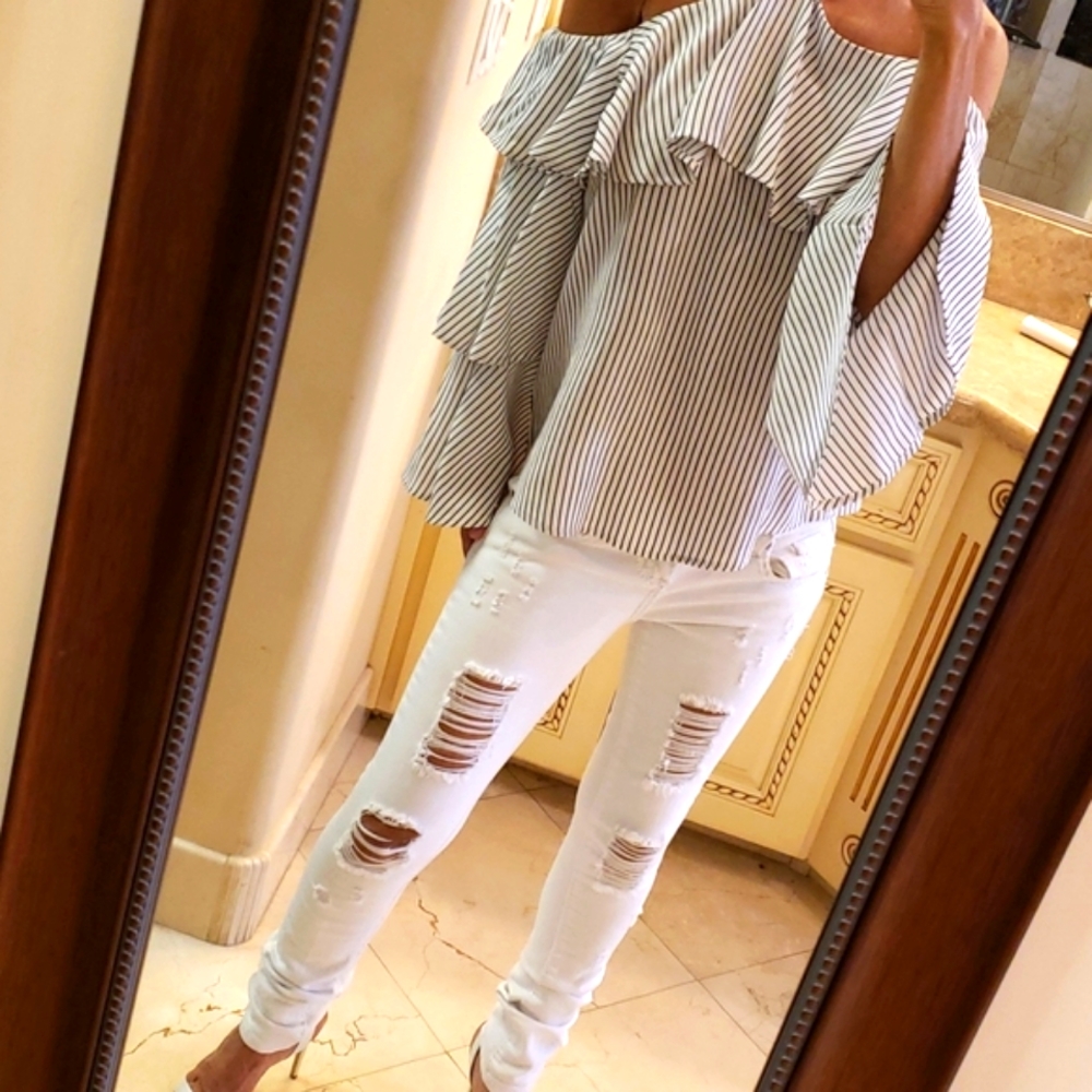 Express flouncy striped cold-shoulder blouse, XS - Picture 10 of 16
